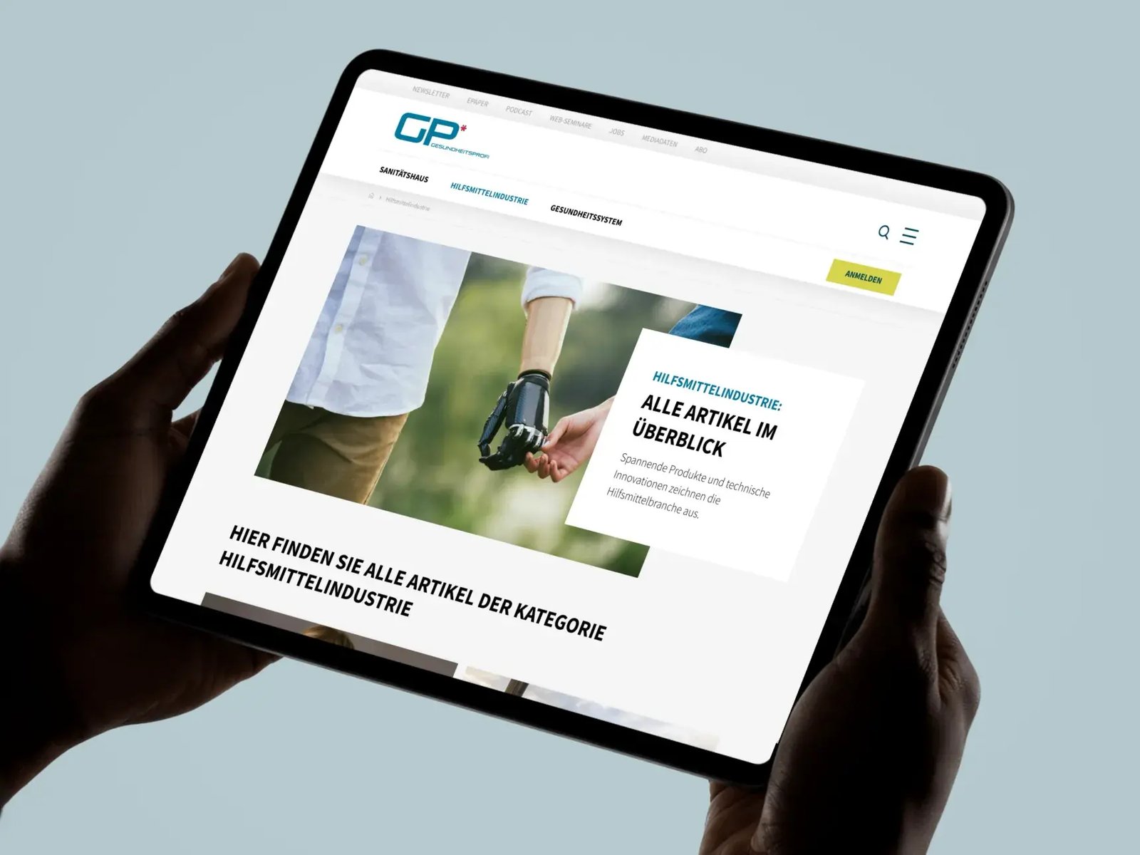Onlinemagazin GesundheitsProfi auf einem Tablet